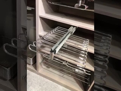 Het rek van de staalbroek