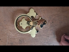 Europese eenvoudige atmosferische kistgrepen Cross Edge Decoratieve bloemenset