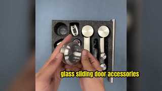 Een complete lijst met doucheruimteaccessoires, RVS schuifdeurset, glazen schuifdeur vlgs