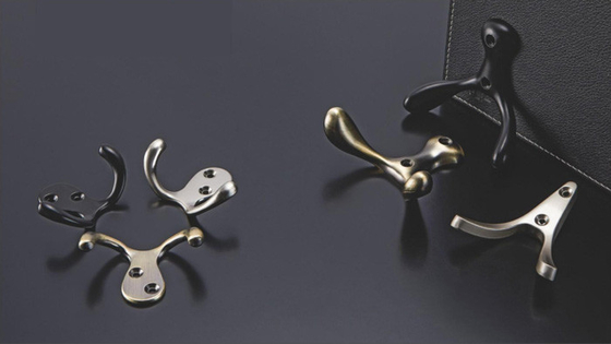 Moderne goud zwarte kleding hoeken hangers zwaar zwaar zink legering metaal wand gemonteerd dubbele prongs