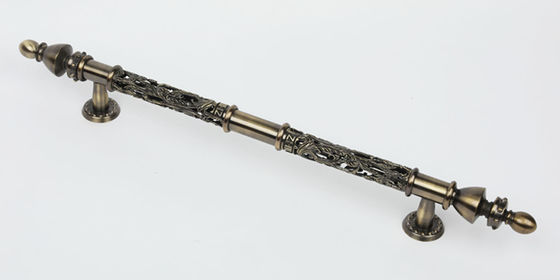 Van de de Hardwaretrekkracht van de meubilair Licht Luxe Geplateerd de Handvatten Hol Bloem Gevormd 24K Goud