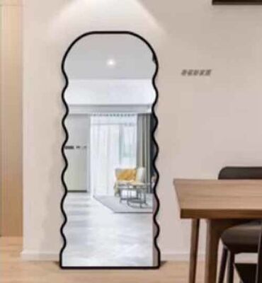 Wandgemonteerde Asymmetrische Badkamerspiegel met Walnotenhouten Frame, Rustieke Boerderijstijl Decoratiespiegel voor Slaapkamer, Woonkamer, Entree